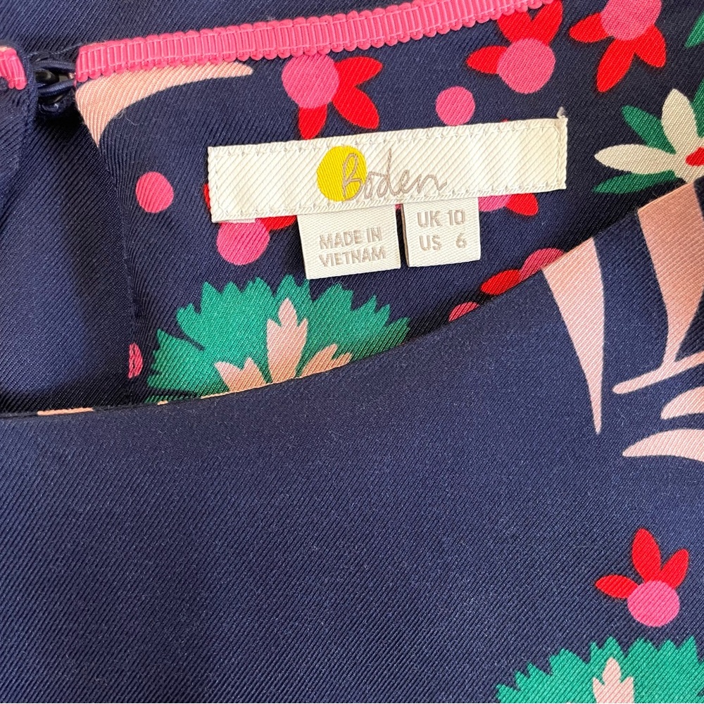 Boden Larissa Floral Top, EUC - Picture 6 of 11